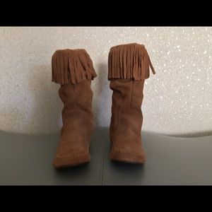 Moccasin boots